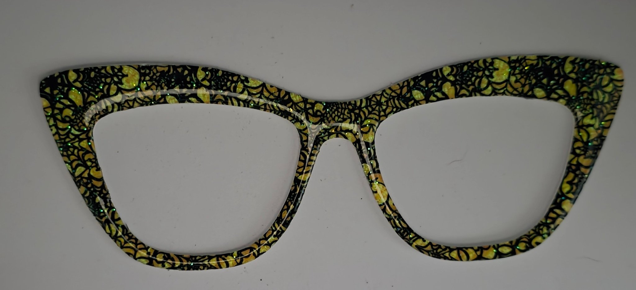 Glow in the Web - R3dvelvetee