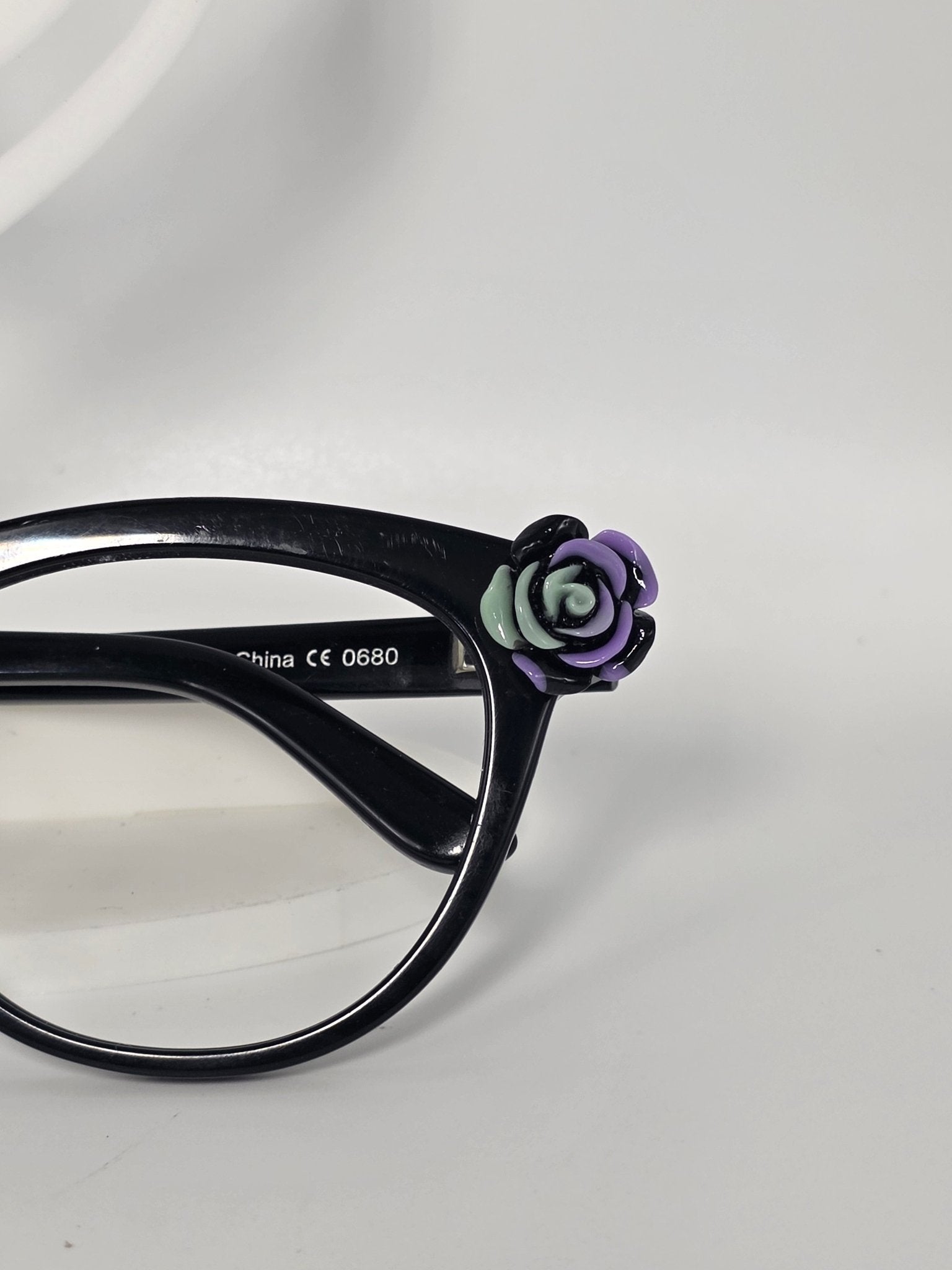 Goth Glower Charms - R3dvelvetee