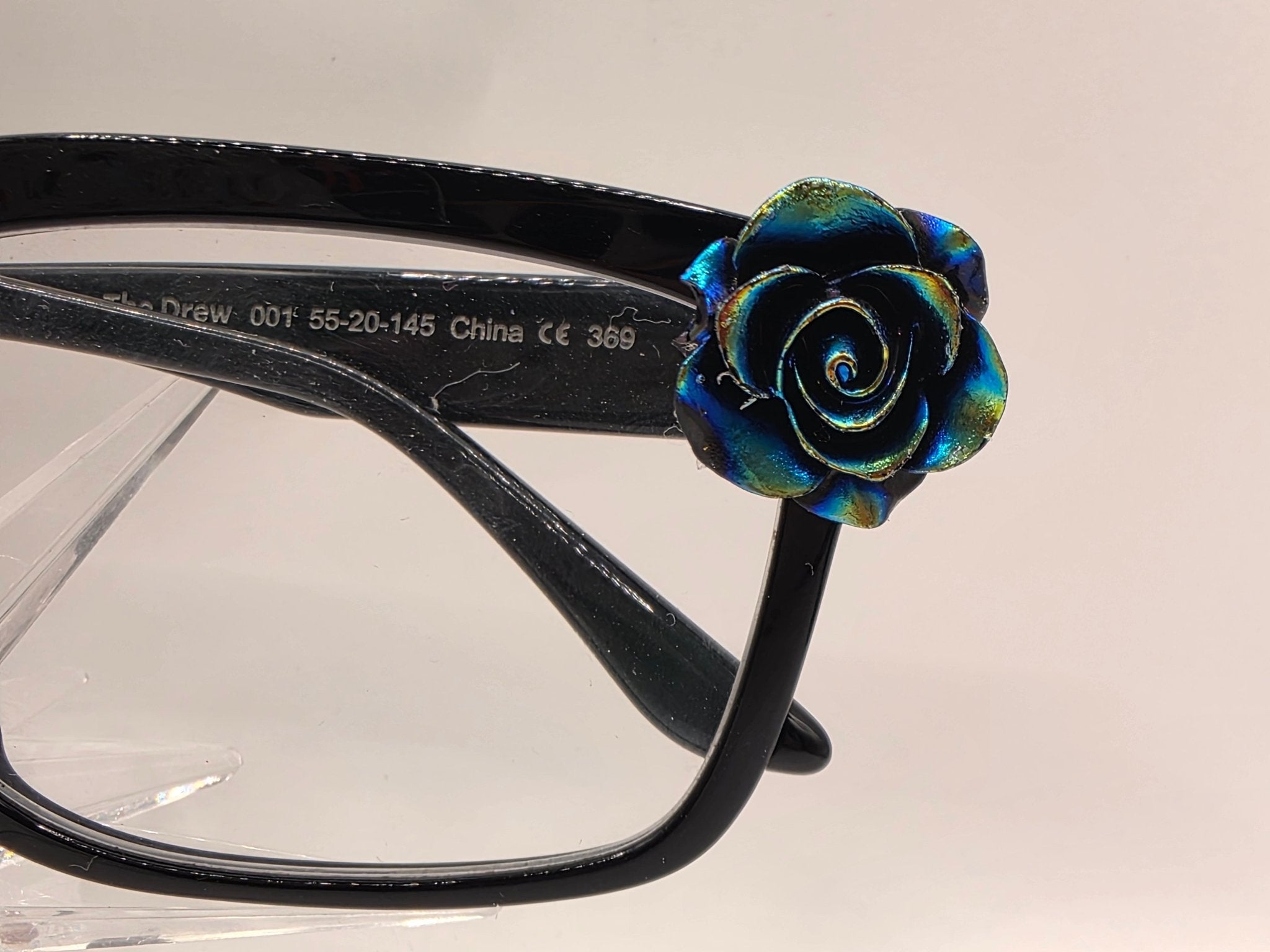 Iridescent Flowers - R3dvelvetee