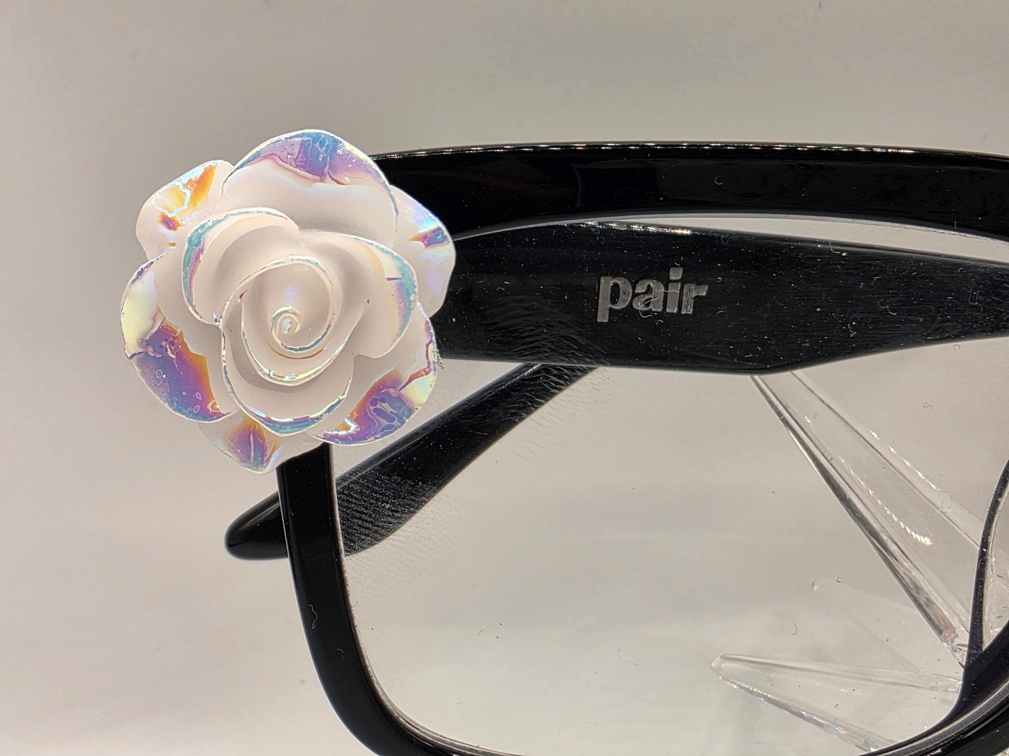 Iridescent Flowers - R3dvelvetee