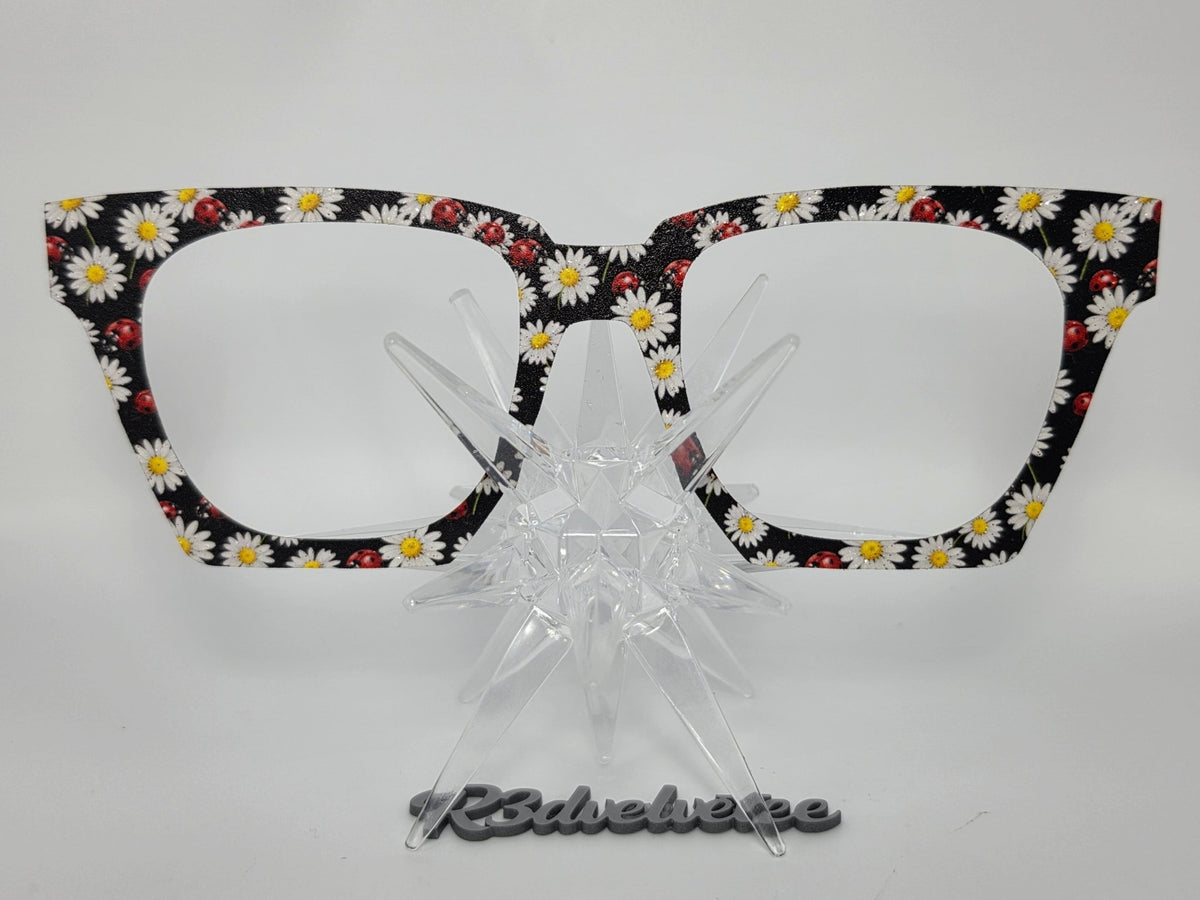 Ladybugs n Daisies - R3dvelvetee