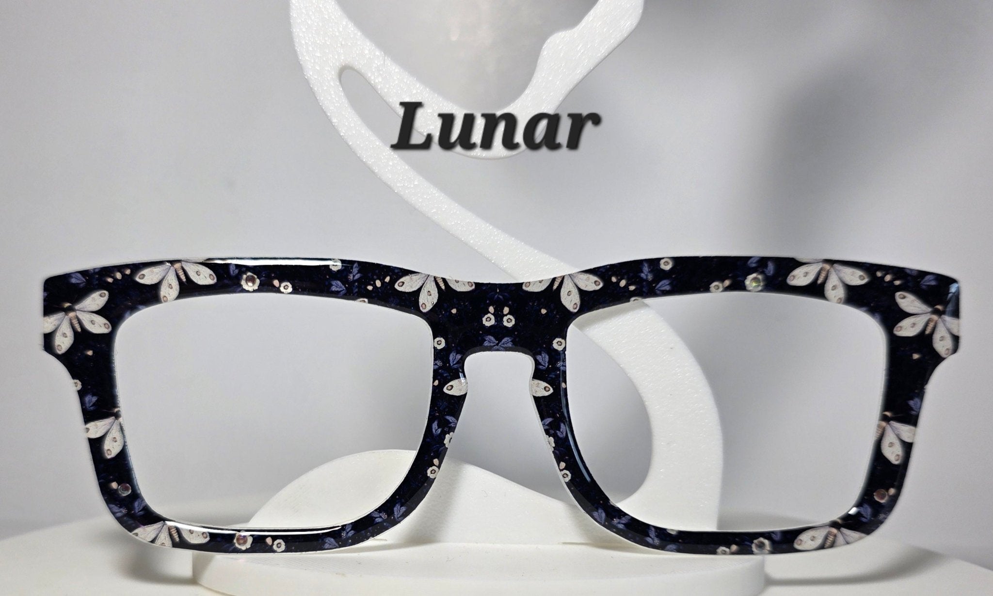 Lunar - R3dvelvetee