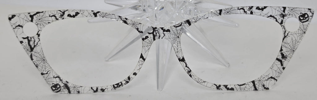 Pumpkins, Bats, and Cobwebs - R3dvelvetee