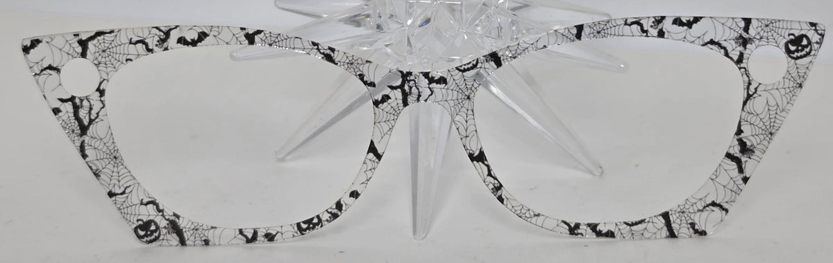 Pumpkins, Bats, and Cobwebs - R3dvelvetee