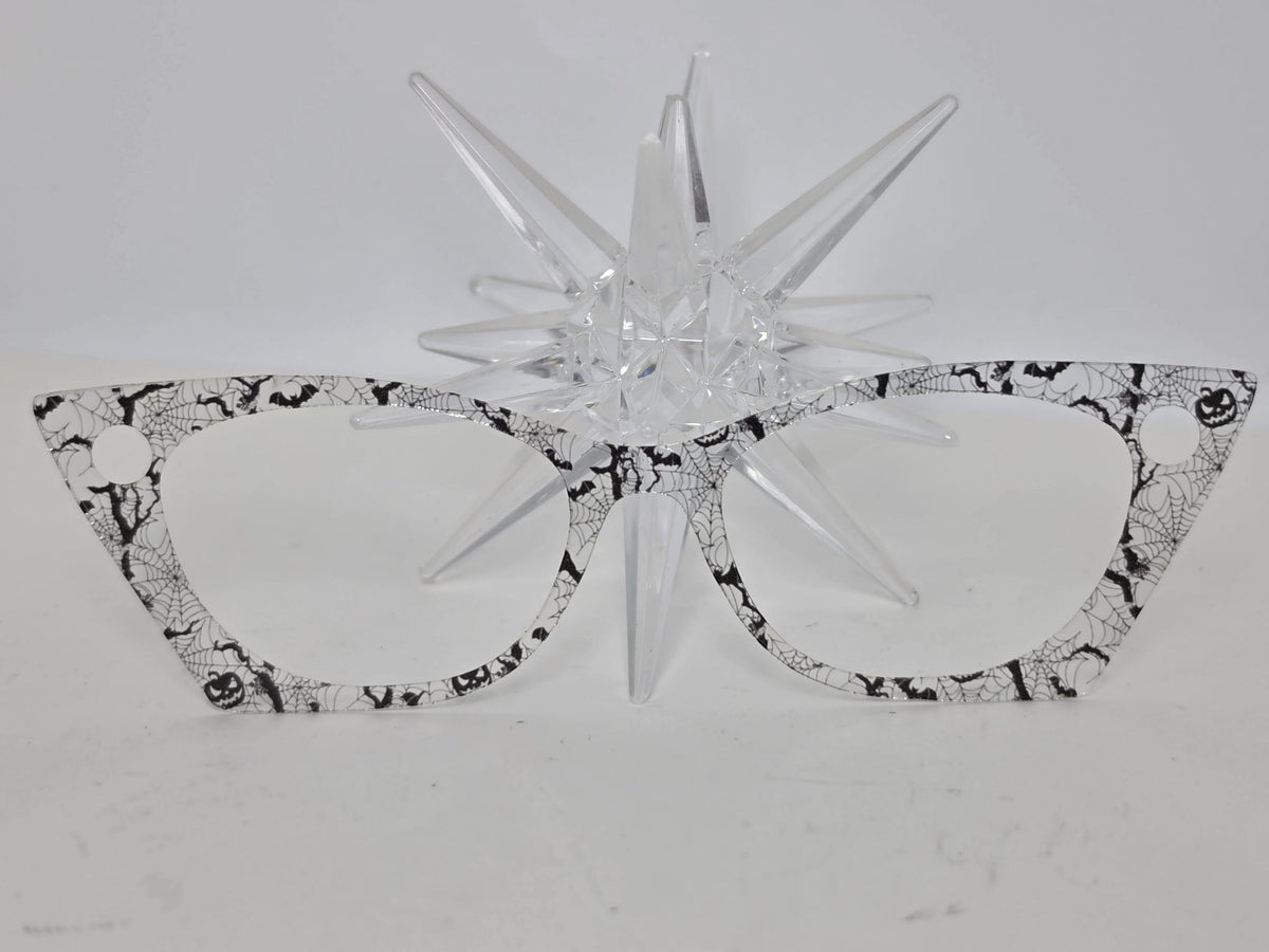 Pumpkins, Bats, and Cobwebs - R3dvelvetee
