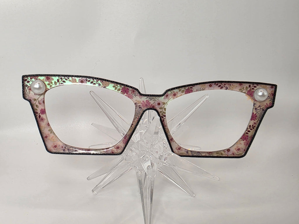 The Edge Caché - R3dvelvetee