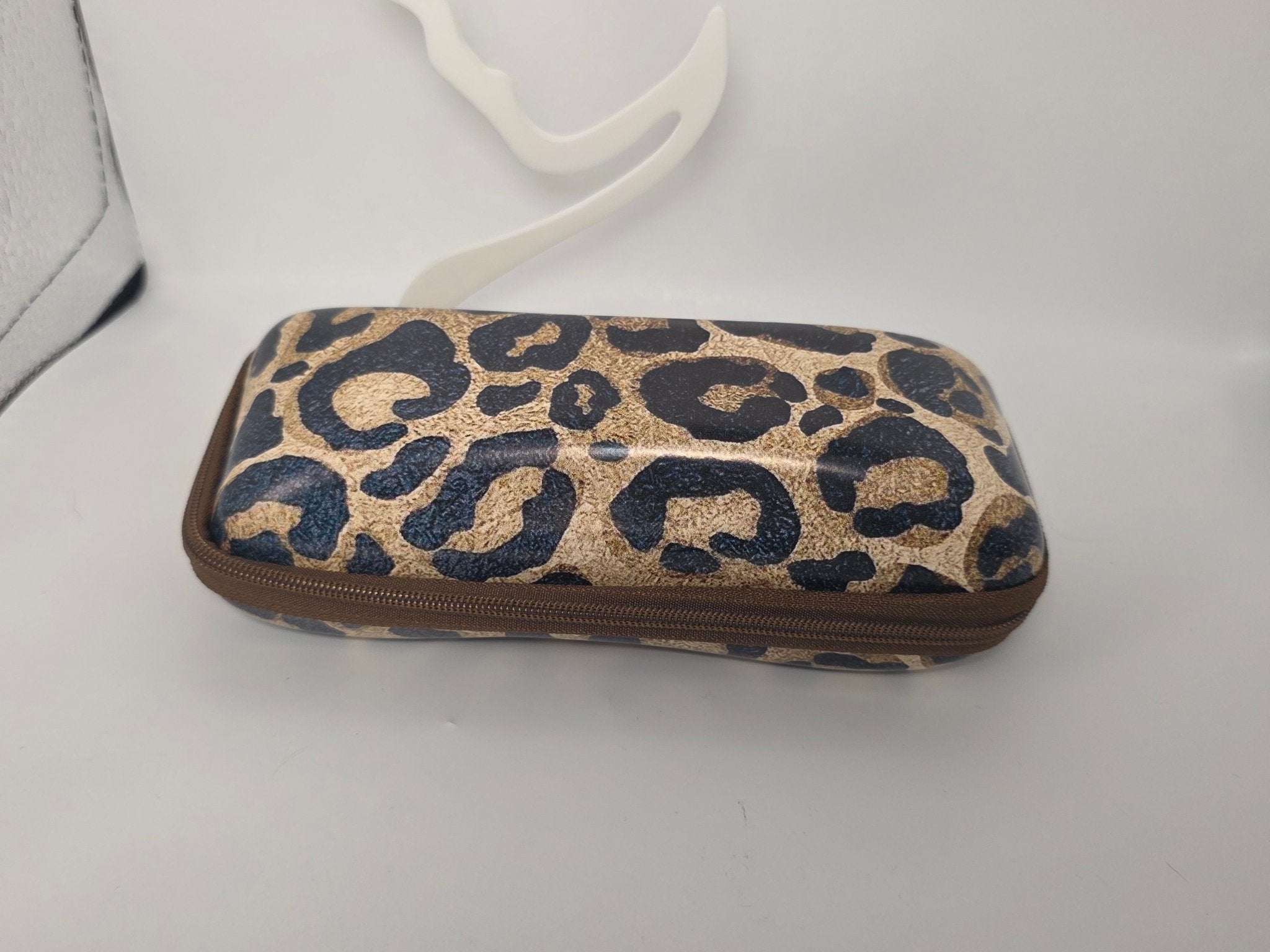 Topper Slip Glasses case - R3dvelvetee